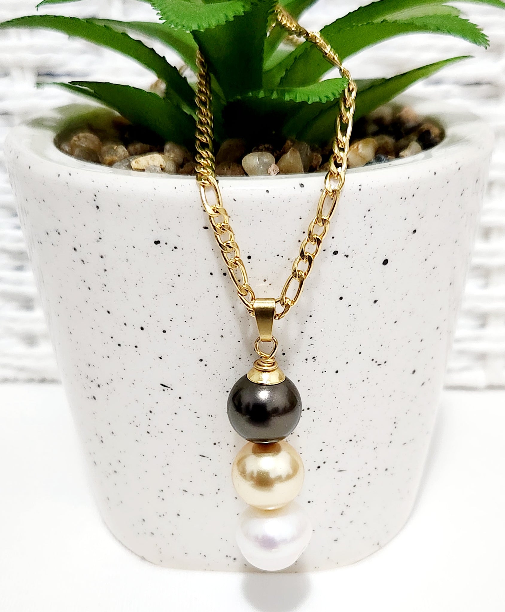 Midnight Black Pearl Pendant – Grazia Jewelry